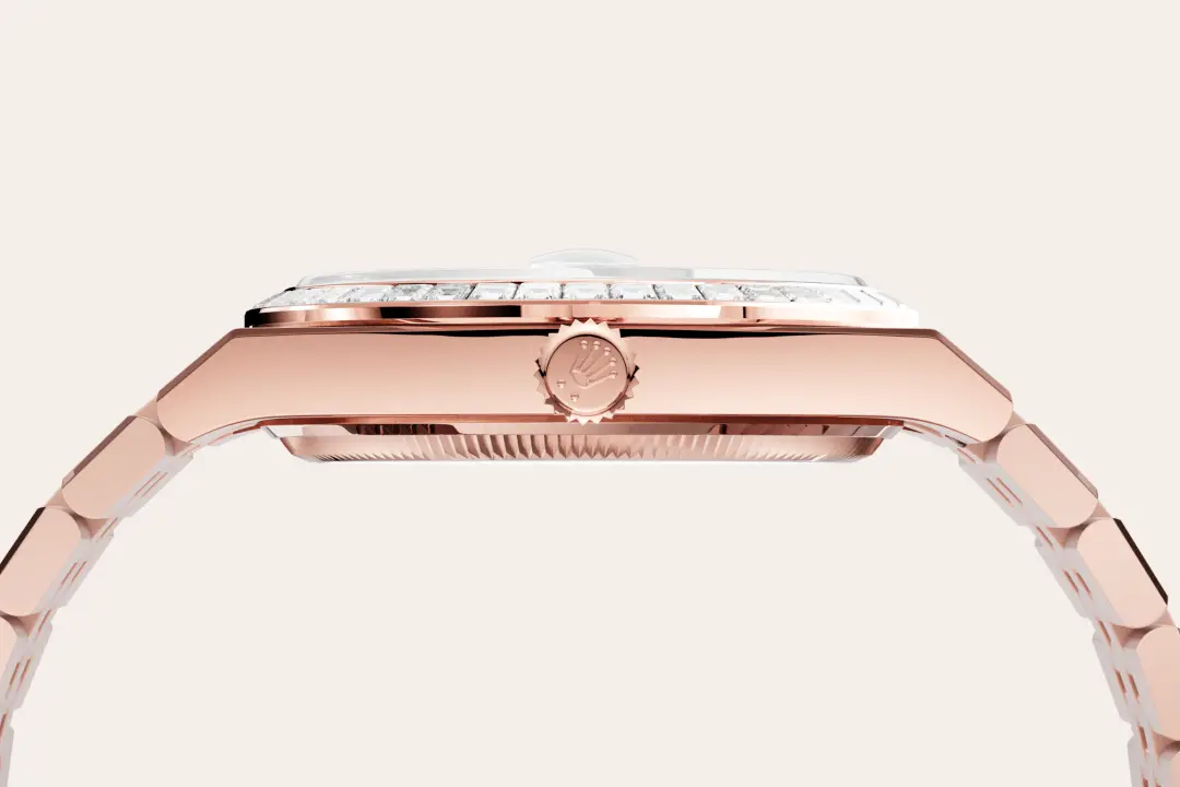 Rolex 
Land-Dweller 36
Oyster, 36 mm, Everose gold and diamonds
M127285TBR-0002