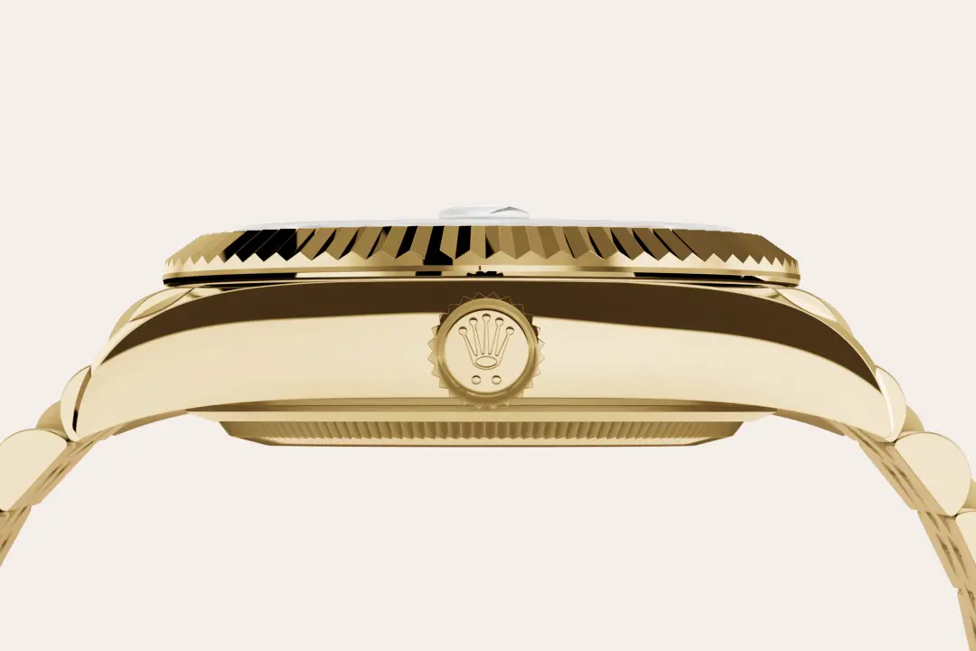 Rolex 
1908
39 mm, 18 ct yellow gold, polished finish
M52508-0008