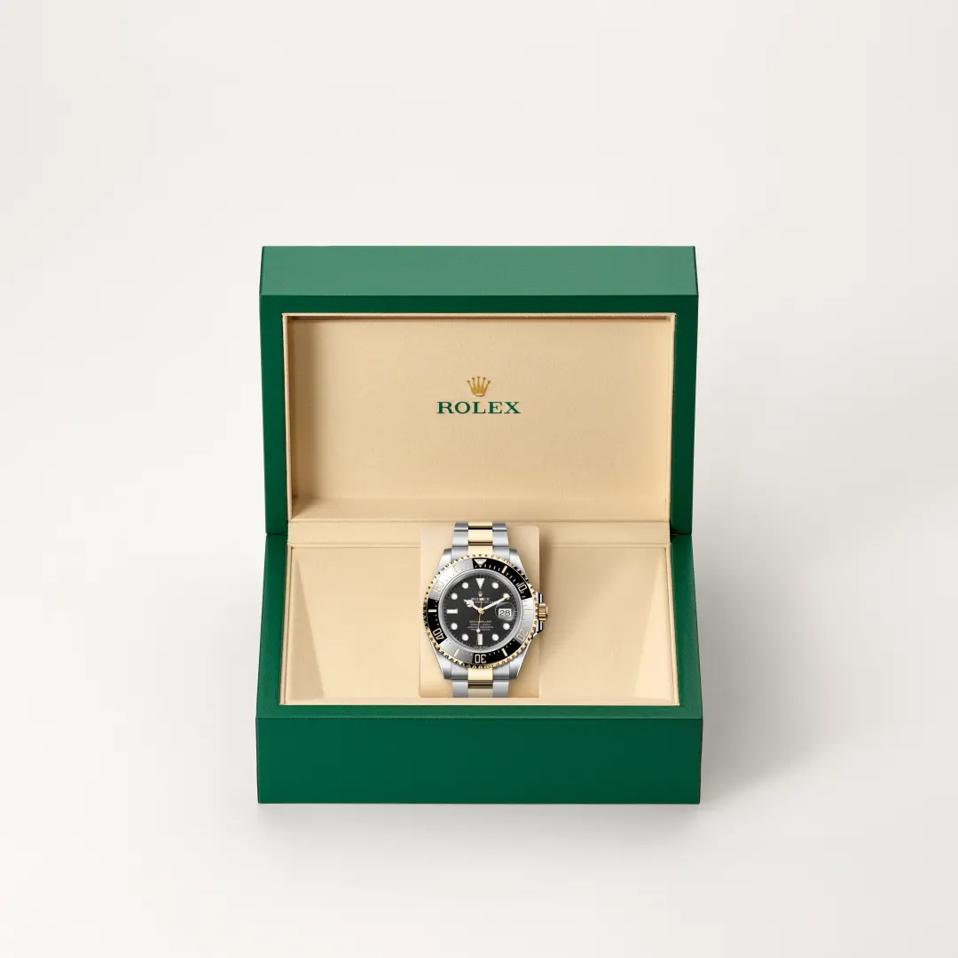 Rolex 
SEA-DWELLER
Oyster, 43 mm, Oystersteel and yellow gold
M126603-0001