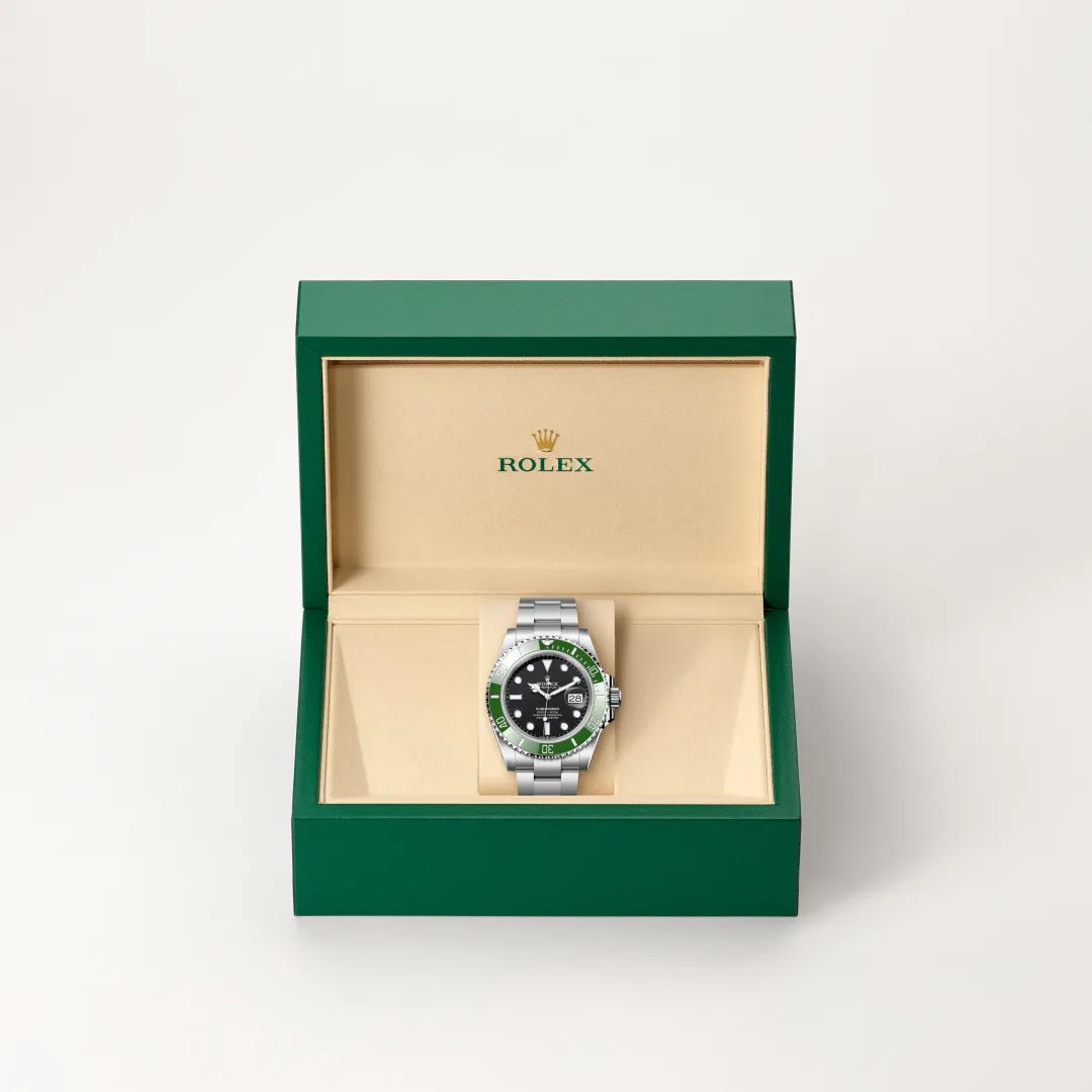 Rolex 
SUBMARINER
Oyster, 41 mm, Oystersteel
M126610LV-0002