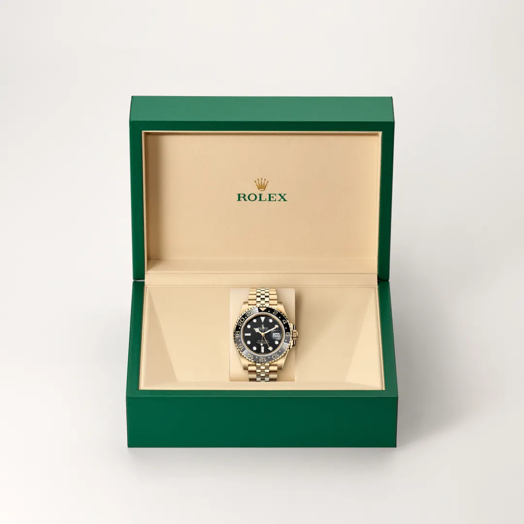 Rolex 
GMT-MASTER II
Oyster, 40 mm, yellow gold
M126718GRNR-0001